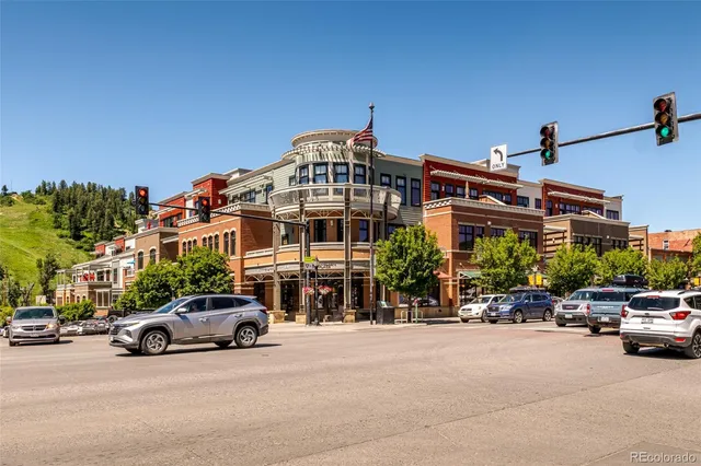 $1,700,000 | 703 Lincoln Avenue, Unit B307, Steamboat Springs, CO 80487