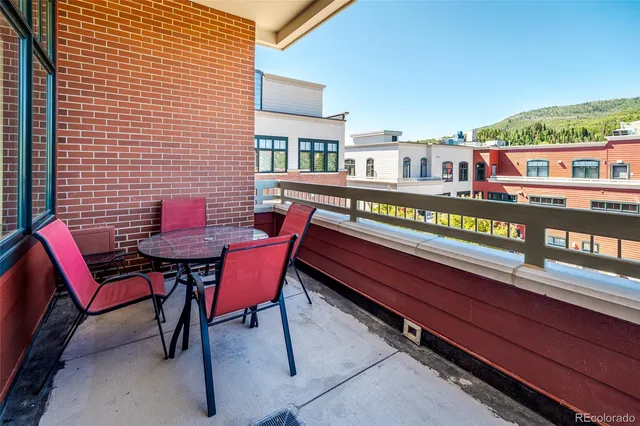 $1,700,000 | 703 Lincoln Avenue, Unit B307, Steamboat Springs, CO 80487