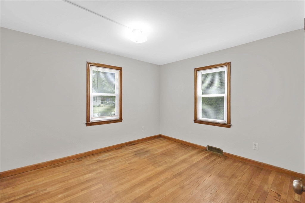 232 Almira Road Springfield, MA 01119 - Photo 15 of 36
