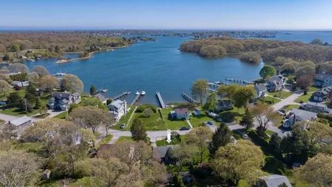 $829,900 | 43 Flintstone Road, Narragansett, RI 02882