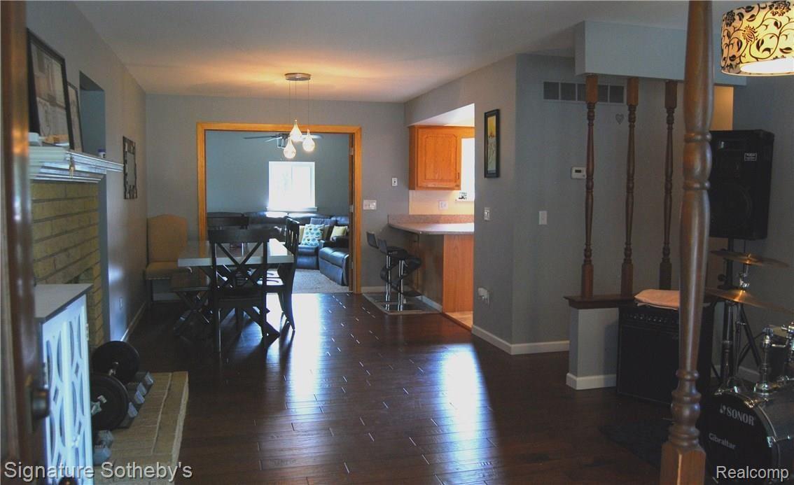 1220 Torpey Road Troy, MI 48083 - Photo 6 of 31 6.JPG
