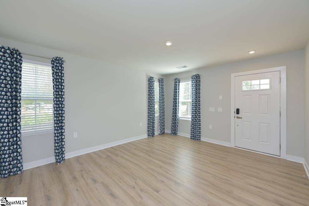 2 Englefield Drive Fountain Inn, SC 29644 - Photo 3 of 25 Gallery Image 3