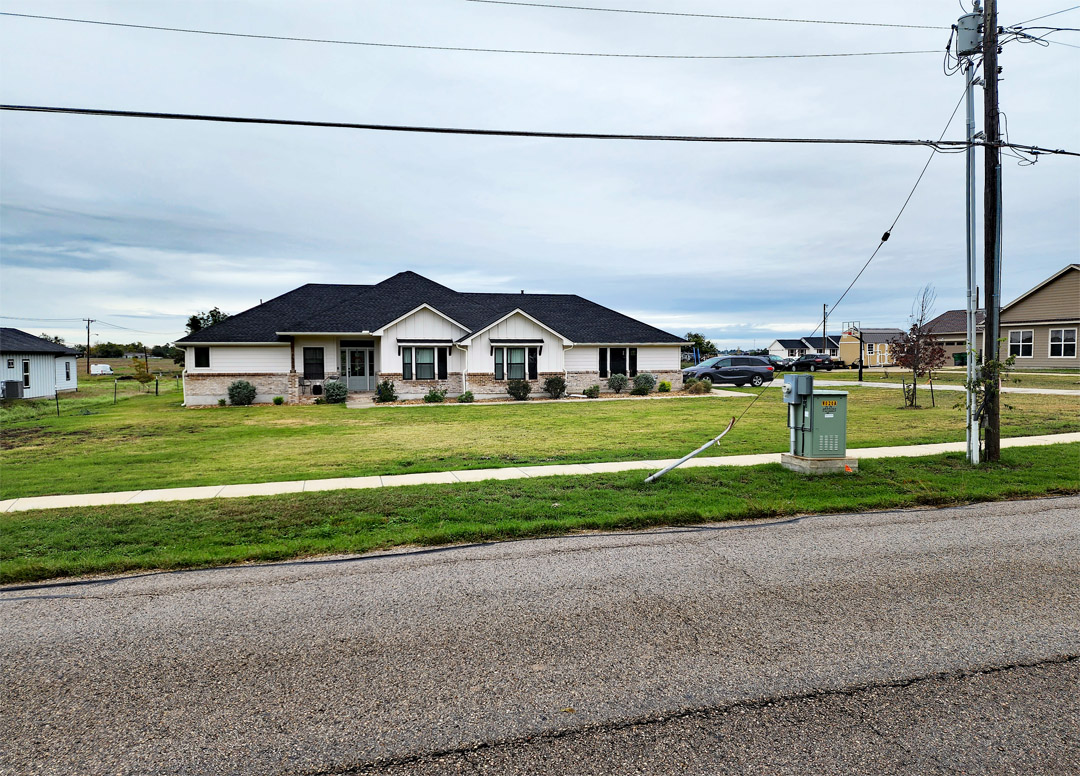 1411 Old Thorndale Road Taylor, TX 76574 - Photo 3 of 9