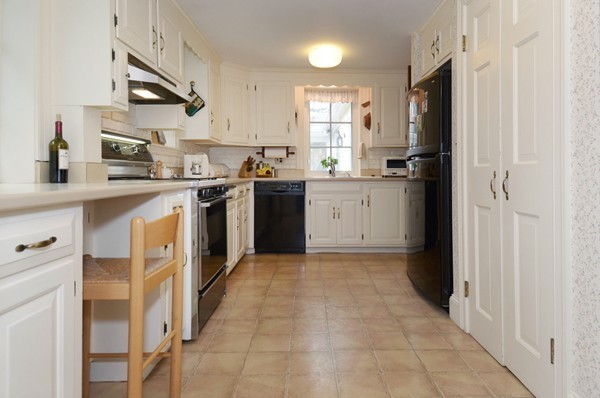 49 Wilson Road Bedford, MA 01730 - Photo 8 of 30 Gallery Image 8