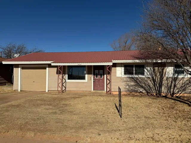$99,000 | 1010 West Hockley Street, Slaton, TX 79364