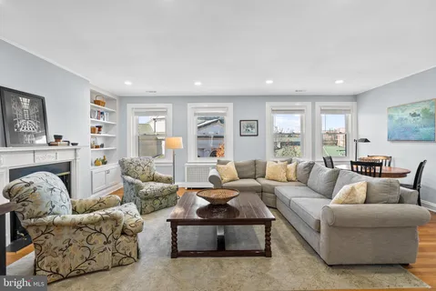 $495,000 | 3405 Greenway, Unit 406, Baltimore, MD 21218