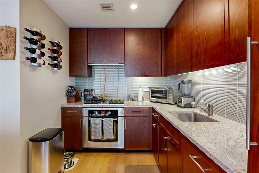 580 Washington Street, Unit 309 Boston, MA 02111 - Photo 9 of 33