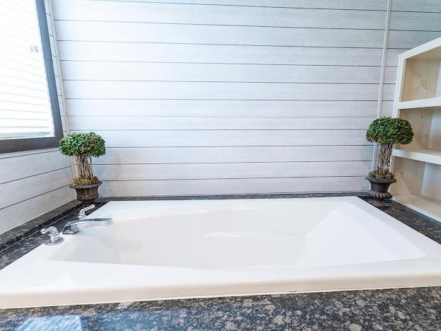 1926 Roadrunner Road Graford, TX 76449 - Photo 17 of 37 Large Soaking Tub