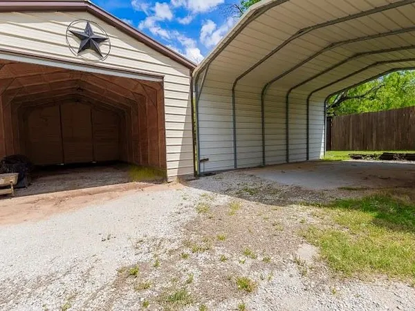 $425,000 | 1926 Roadrunner Road, Graford, TX 76449
