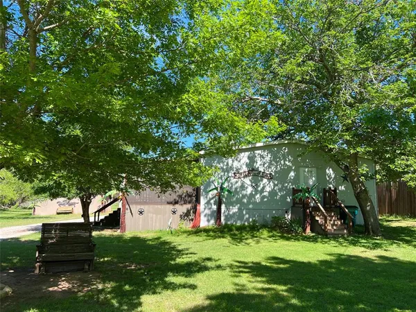$425,000 | 1926 Roadrunner Road, Graford, TX 76449