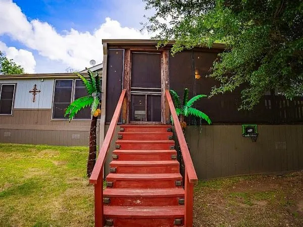 $425,000 | 1926 Roadrunner Road, Graford, TX 76449