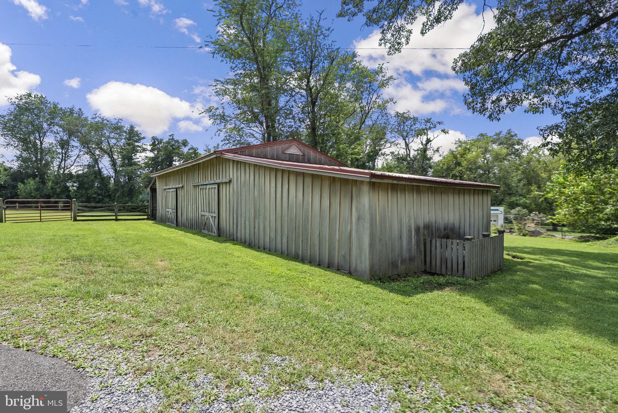 7400 Rocky Road Gaithersburg, MD 20882 - Photo 4 of 51 Pole barn