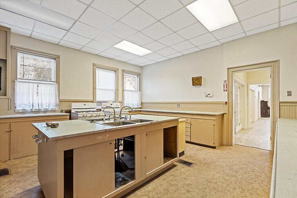 112 Washington Street Rumford, ME 04276 - Photo 37 of 54 21_BP5A0063_DxO_mls