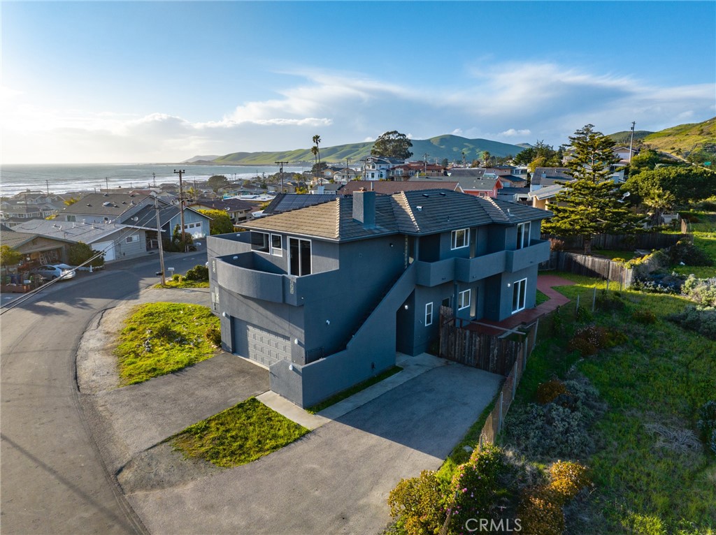 2155 Circle Drive Cayucos, CA 93430 - Photo 1 of 1 an aerial view of a house with a yard