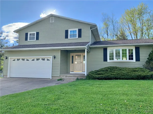 $322,500 | 5401 Summerset Way, Deerfield, NY 13502