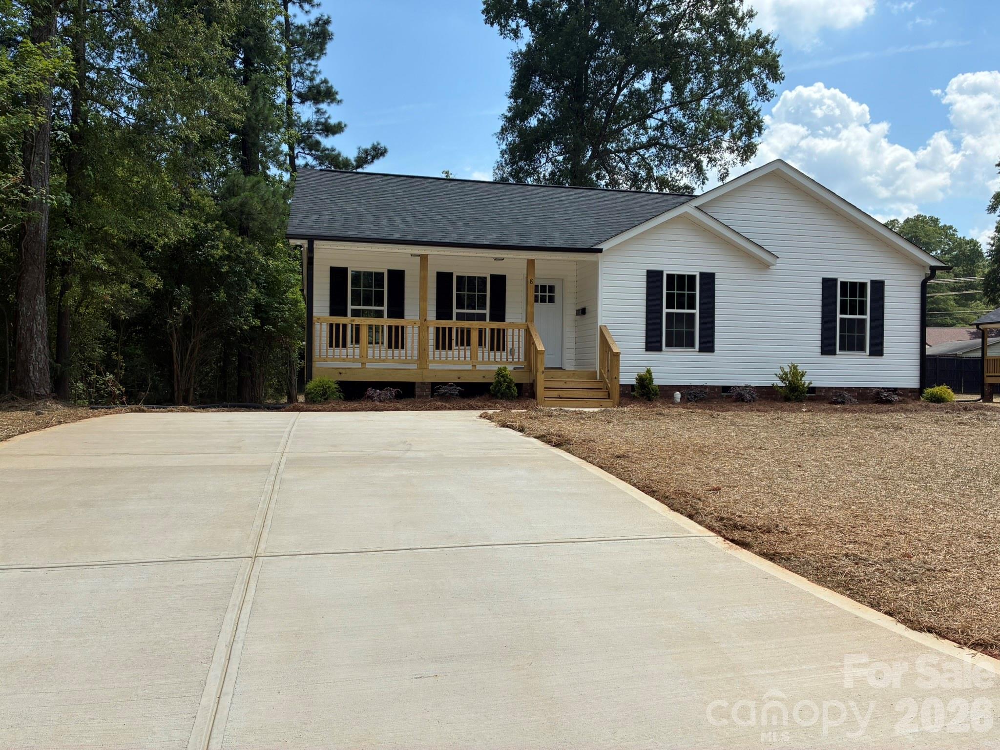 8 Wray Street York, SC 29745 - Photo 1 of 6