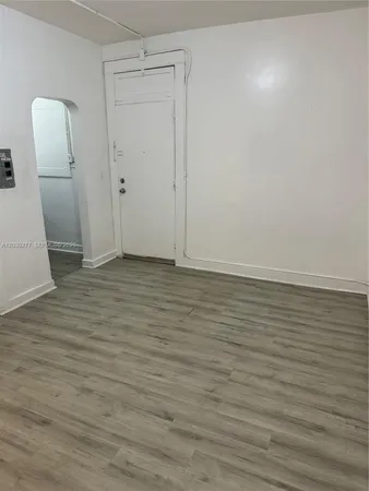 $1,350 | 1552 Southwest 2nd Street, Unit 3, Miami, FL 33135