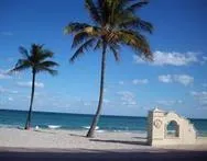 $2,200 | 343 Van Buren Street, Unit 6, Hollywood, FL 33019