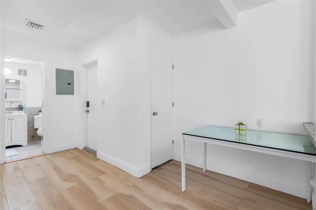 $2,200 | 343 Van Buren Street, Unit 6, Hollywood, FL 33019