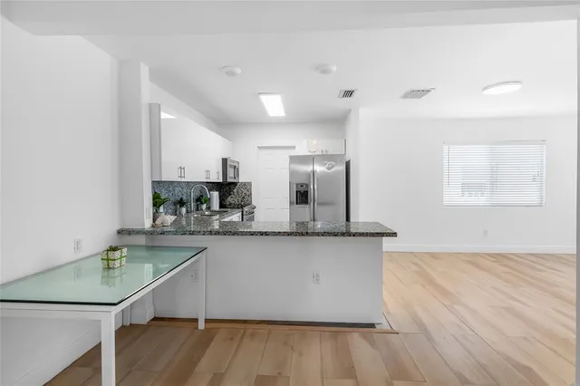 $2,200 | 343 Van Buren Street, Unit 6, Hollywood, FL 33019