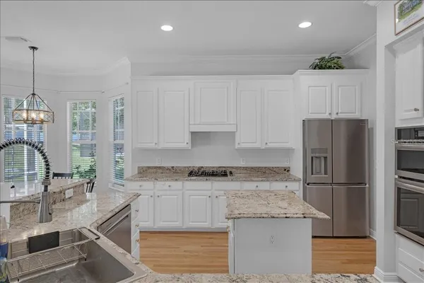 $875,000 | 5913 Flatwoods Manor Circle, Lithia, FL 33547