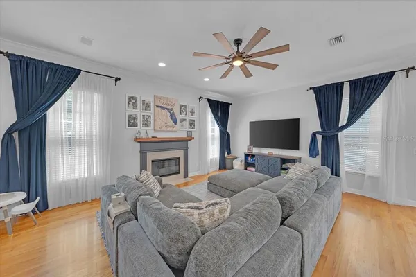 $875,000 | 5913 Flatwoods Manor Circle, Lithia, FL 33547