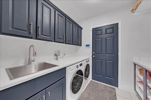 $875,000 | 5913 Flatwoods Manor Circle, Lithia, FL 33547