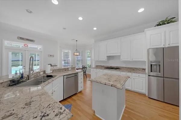 $875,000 | 5913 Flatwoods Manor Circle, Lithia, FL 33547