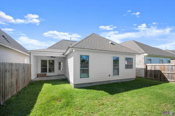$287,000 | 15627 Fields Creek Avenue, Baton Rouge, LA 70816
