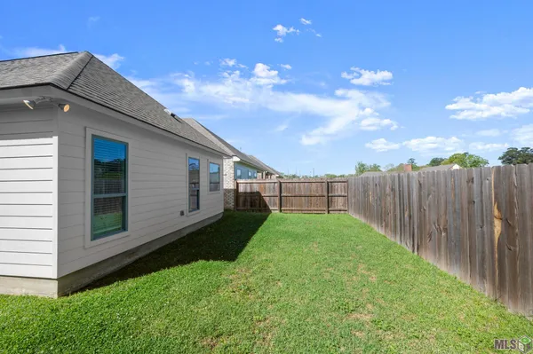 $287,000 | 15627 Fields Creek Avenue, Baton Rouge, LA 70816