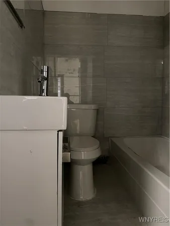 $1,100 | 111 North Ogden Street, Unit E, Buffalo, NY 14206