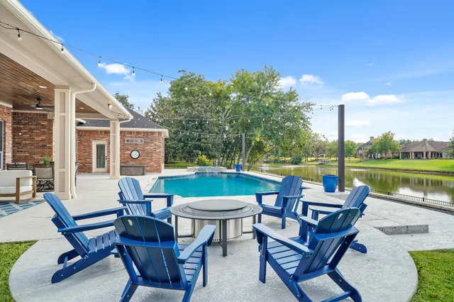 $1,200,000 | 4703 Oxbow Circle West, Fulshear, TX 77441