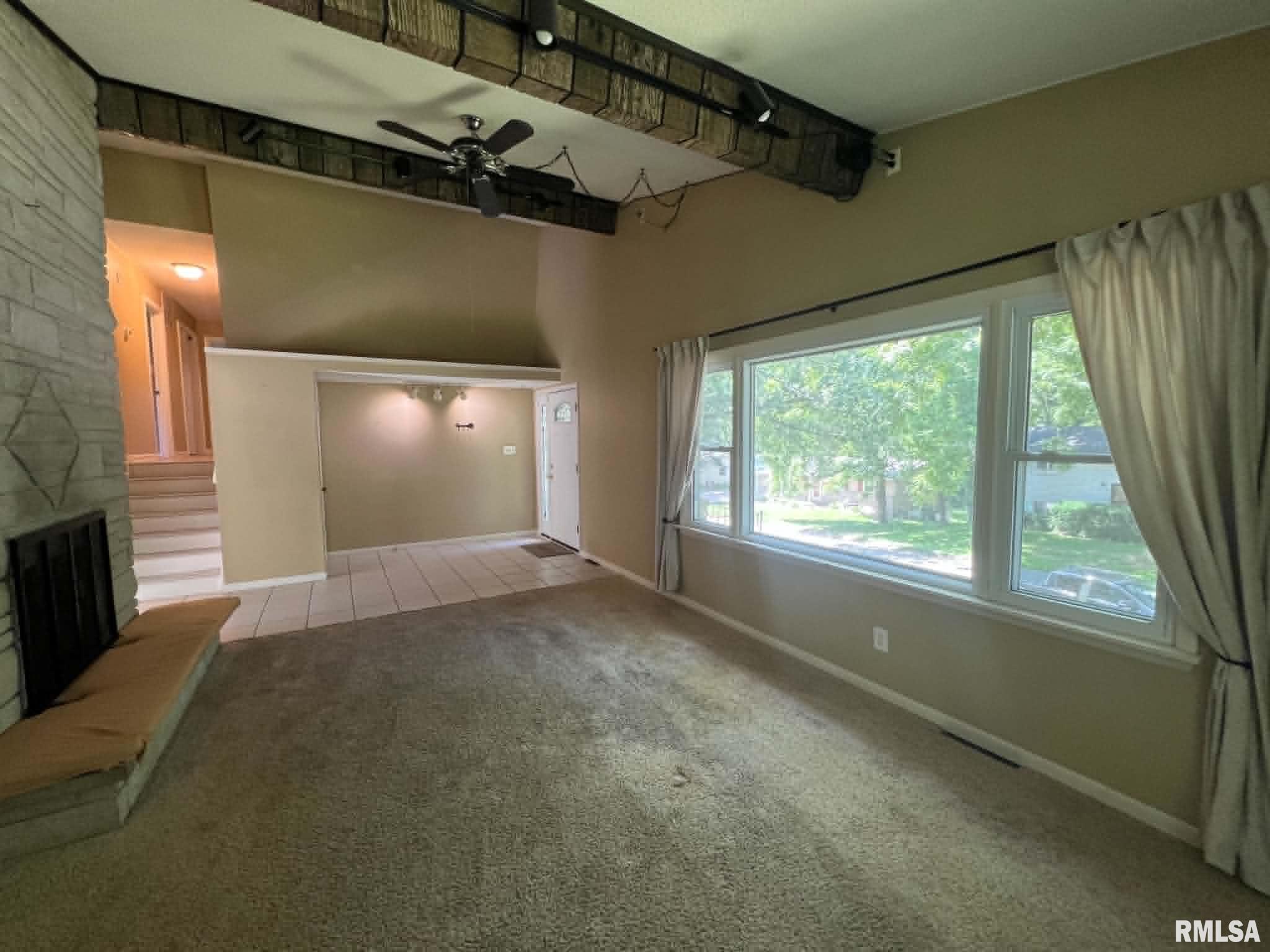 292 Jana Road Macomb, IL 61455 - Photo 2 of 39