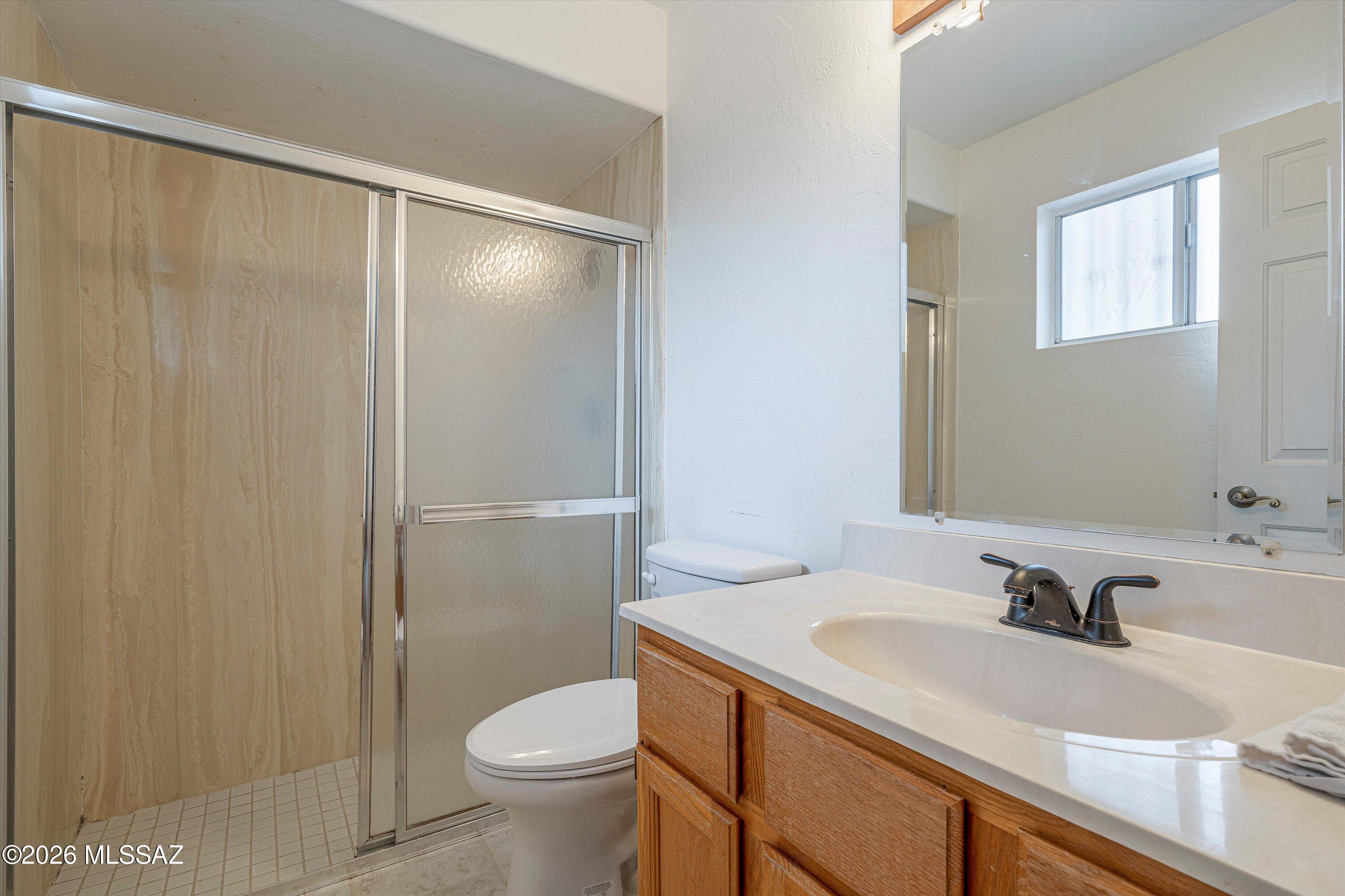 10961 East Roger Road Tucson, AZ 85749 - Photo 39 of 45 Primary bathroom