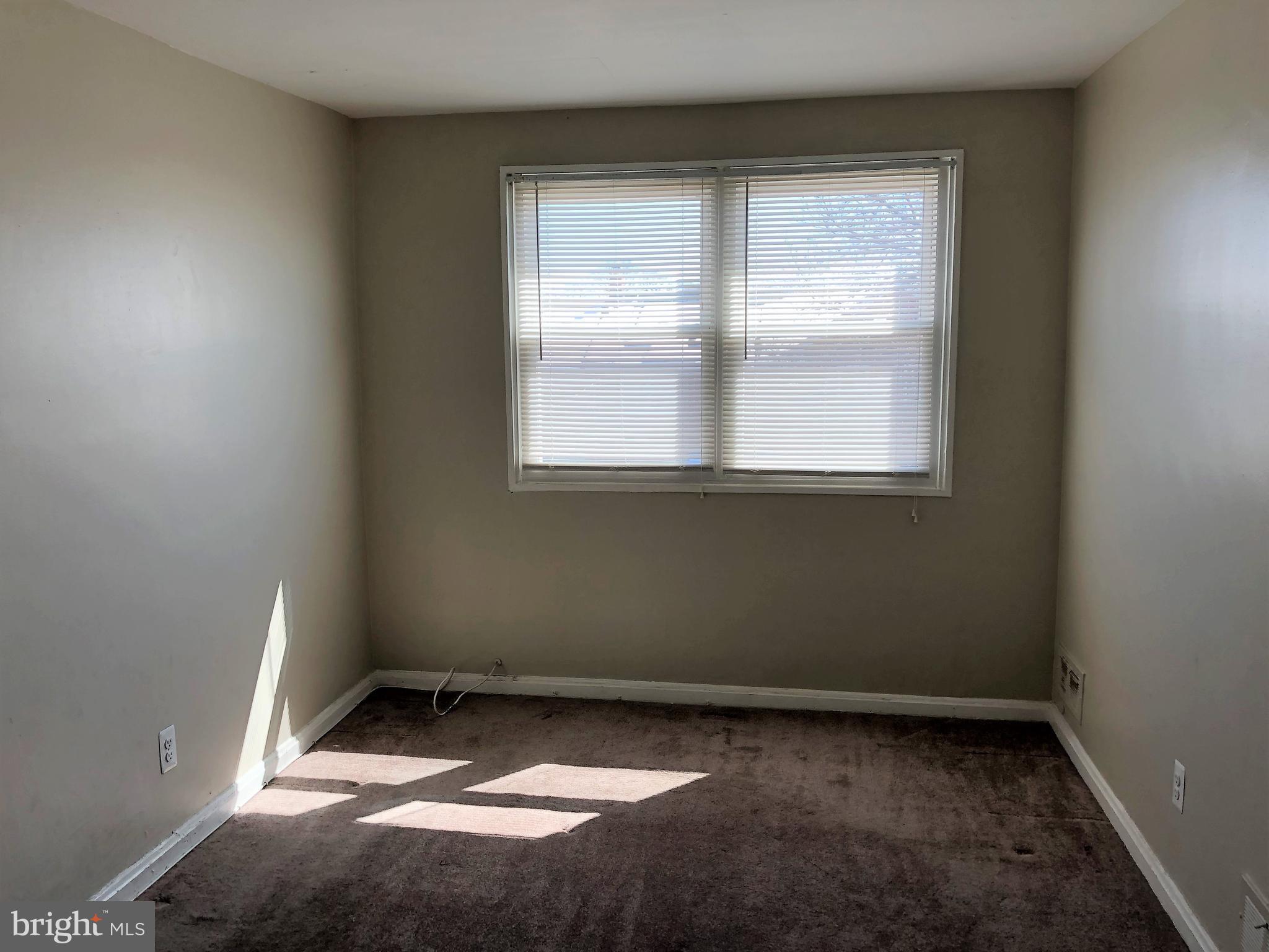 5415 Whitlock Road Baltimore, MD 21229 - Photo 14 of 22 Bedroom 2 w/Double Window