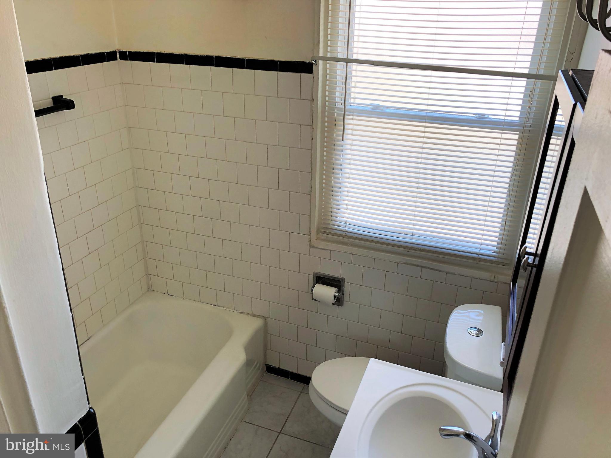 5415 Whitlock Road Baltimore, MD 21229 - Photo 15 of 22 Full Bath