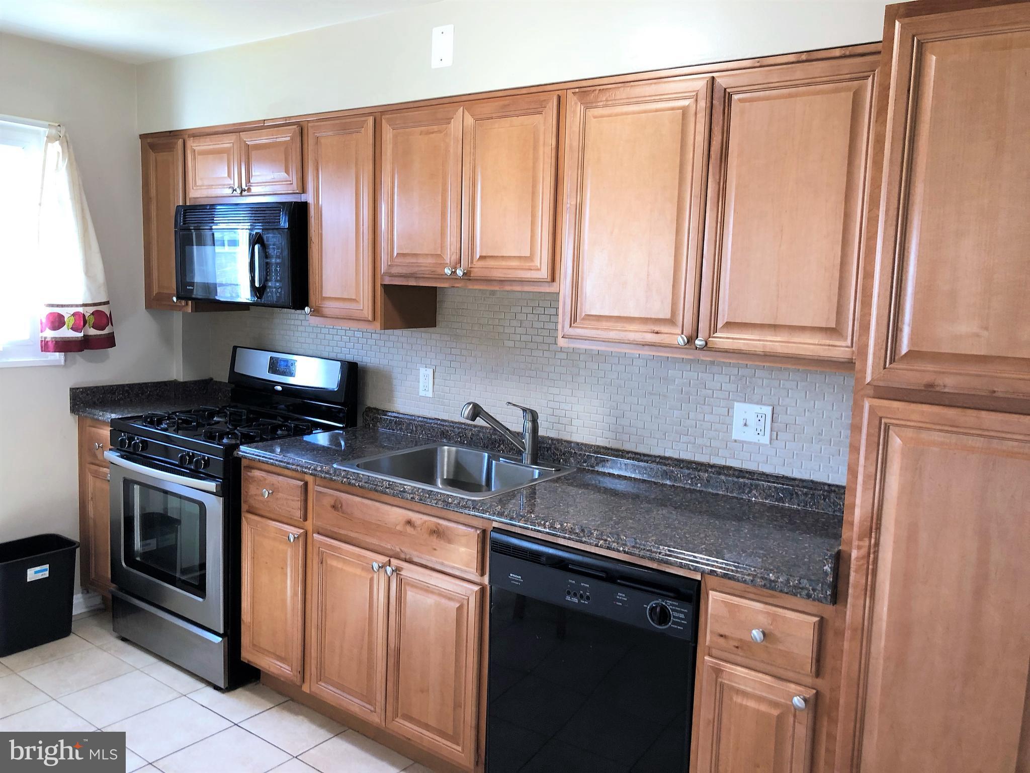 5415 Whitlock Road Baltimore, MD 21229 - Photo 4 of 22 Renovated Kitchen