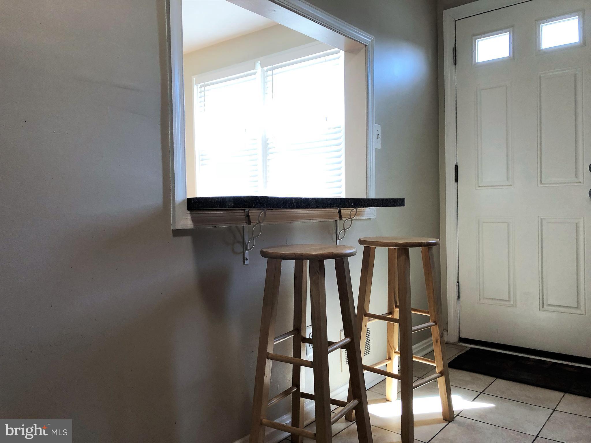 5415 Whitlock Road Baltimore, MD 21229 - Photo 7 of 22 Breakfast Bar
