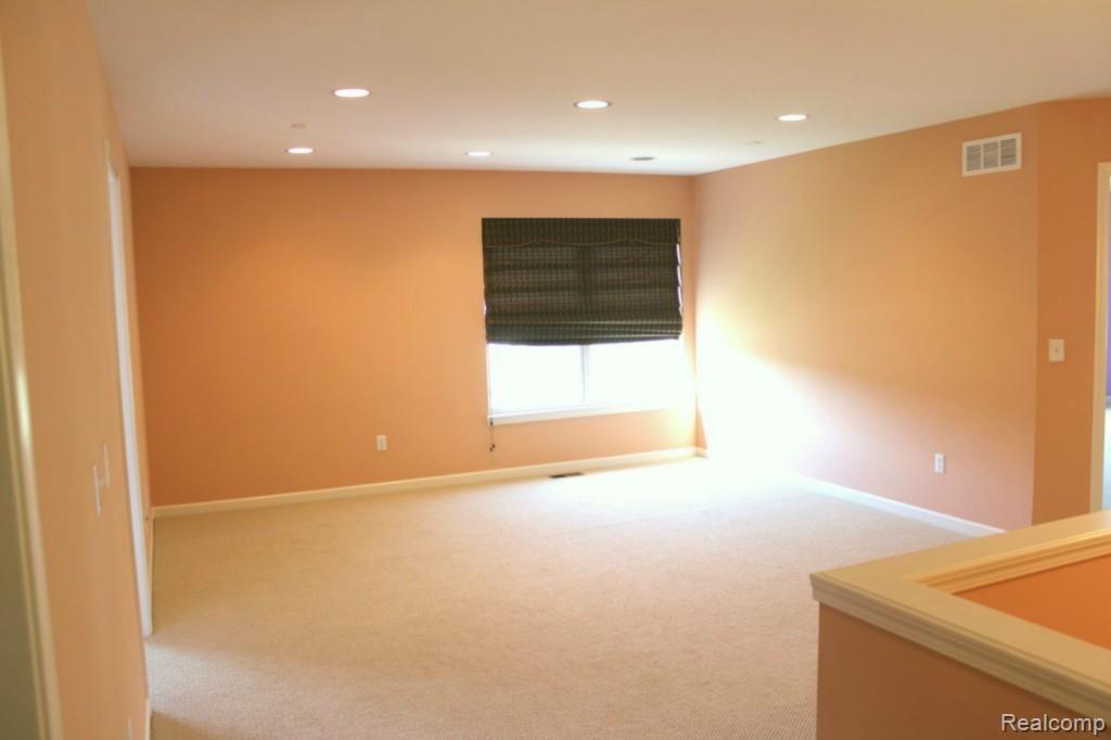 3494 Connors Drive Rochester, MI 48307 - Photo 15 of 28 Loft b.jpg