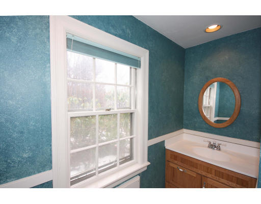 21 Fairlee Road Newton, MA 02468 - Photo 12 of 13