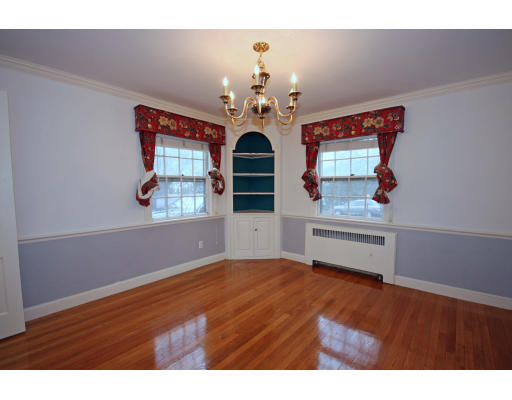 21 Fairlee Road Newton, MA 02468 - Photo 2 of 13