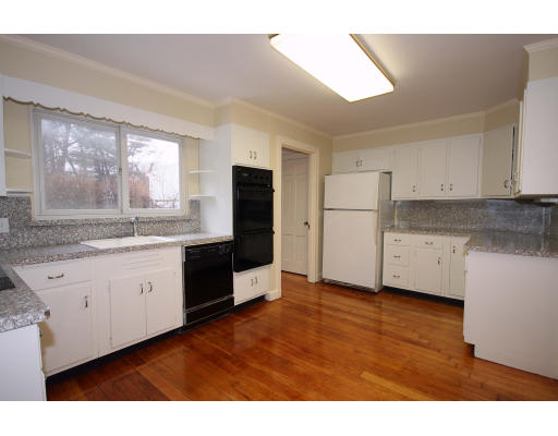 21 Fairlee Road Newton, MA 02468 - Photo 5 of 13