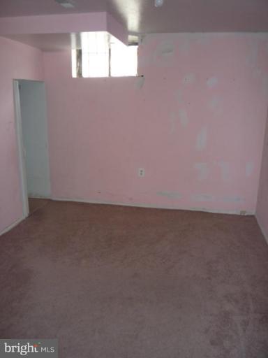 1031 Ruatan Street Silver Spring, MD 20903 - Photo 8 of 20 Den