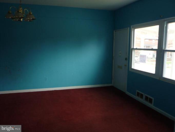 1031 Ruatan Street Silver Spring, MD 20903 - Photo 10 of 20 Living Room