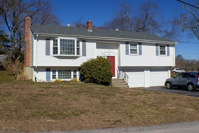 $3,100 | 88 Woodland Drive, Portsmouth, RI 02871