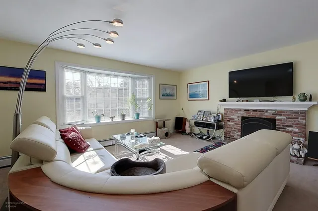 $3,100 | 88 Woodland Drive, Portsmouth, RI 02871