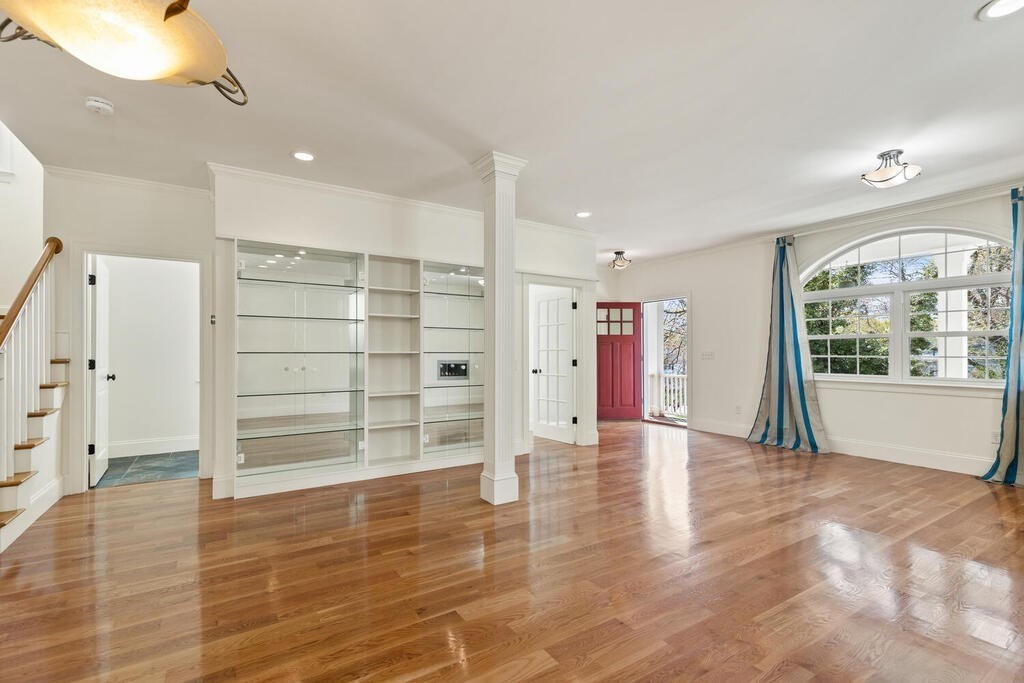 38 Bellevue Road Arlington, MA 02476 - Photo 3 of 22 Gallery Image 3