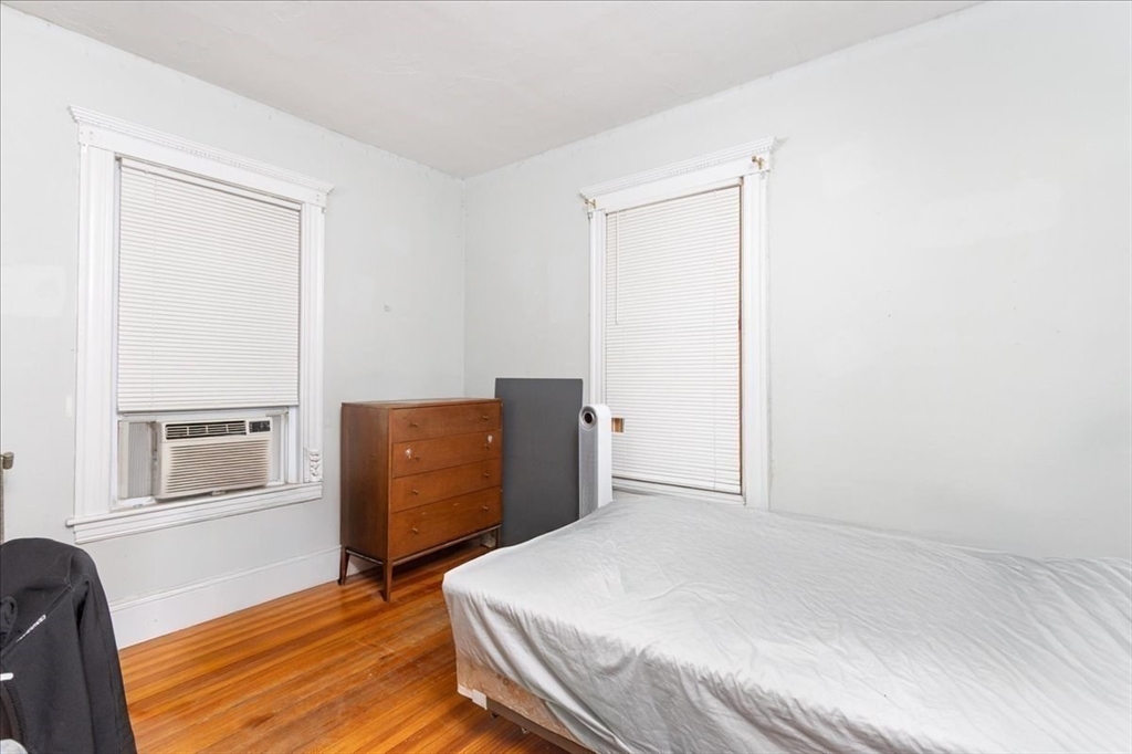 142 Calumet Street Boston, MA 02120 - Photo 32 of 42