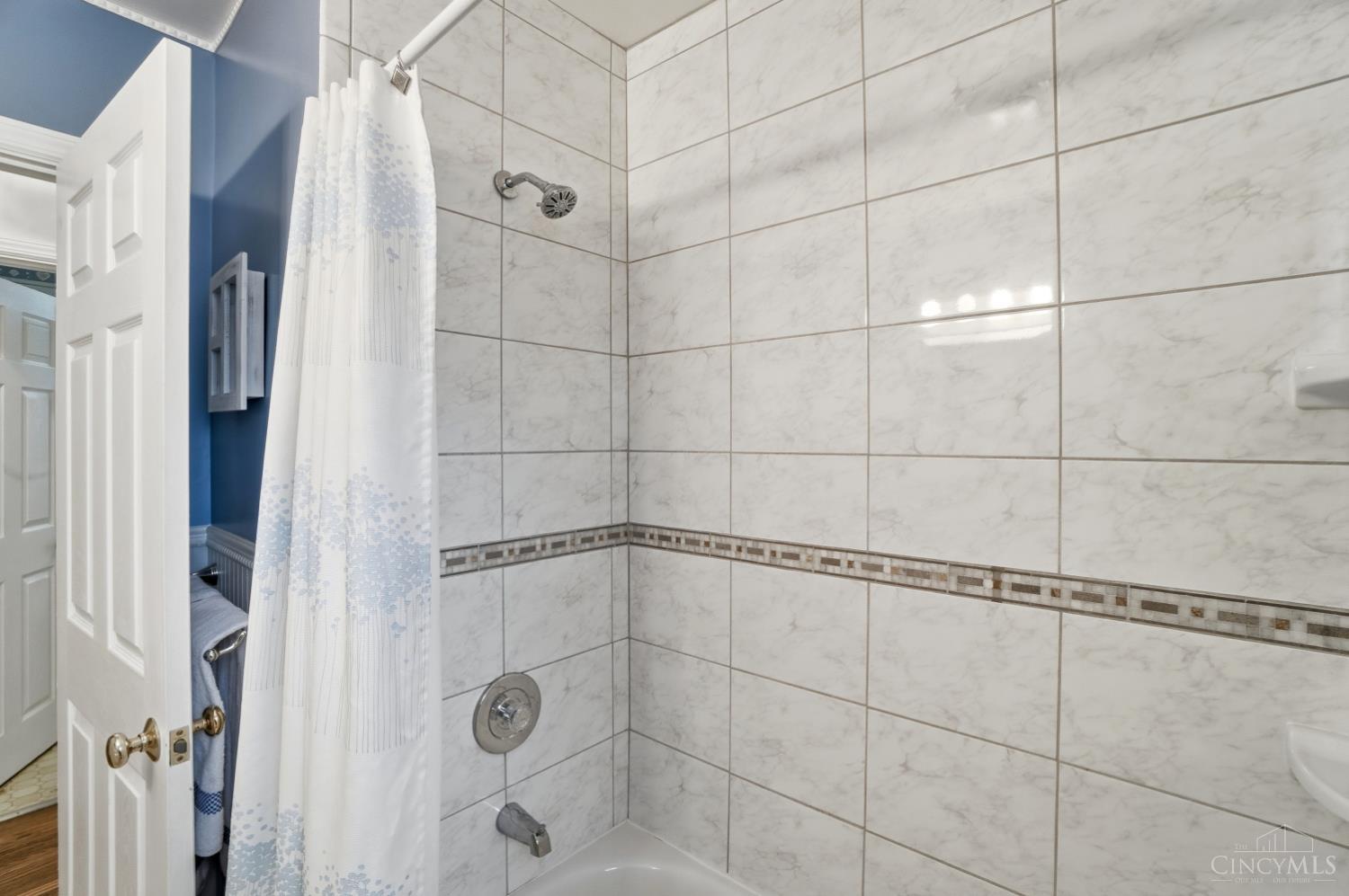 4515 Camberwell Road Cincinnati, OH 45209 - Photo 15 of 42