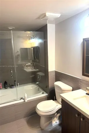 $5,000 | 1155 Brickell Bay Drive, Unit 1008, Miami, FL 33131